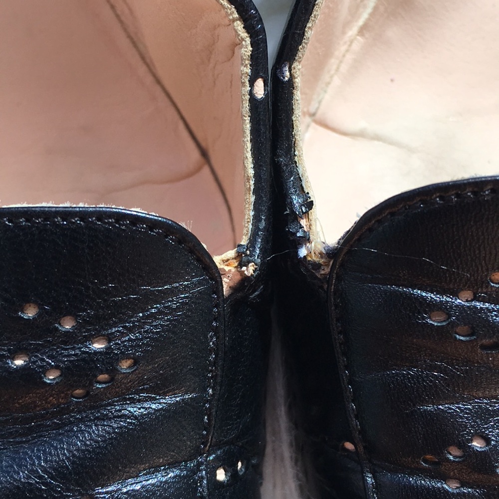 Authentic Chanel CC Logo Black Leather Heels - Picture 16 of 16